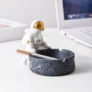 Cinzeiro decorativo de resina com astronauta de desenho animado